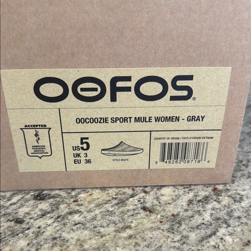 OOFOS SIZE 5 - Picture 4 of 11
